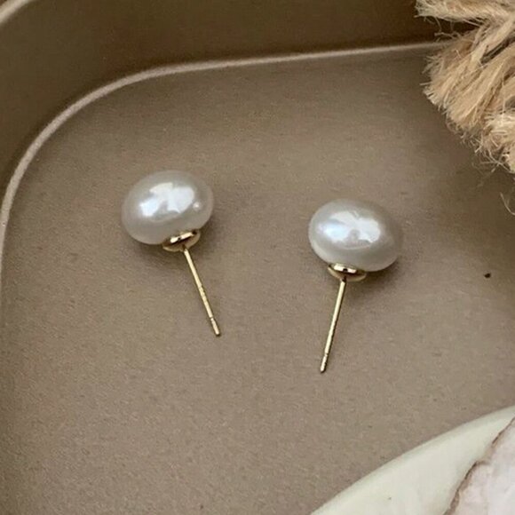 White Faux Pearl Stud Earrings Flat Large Imitation High Gloss Earring - Picture 5 of 9